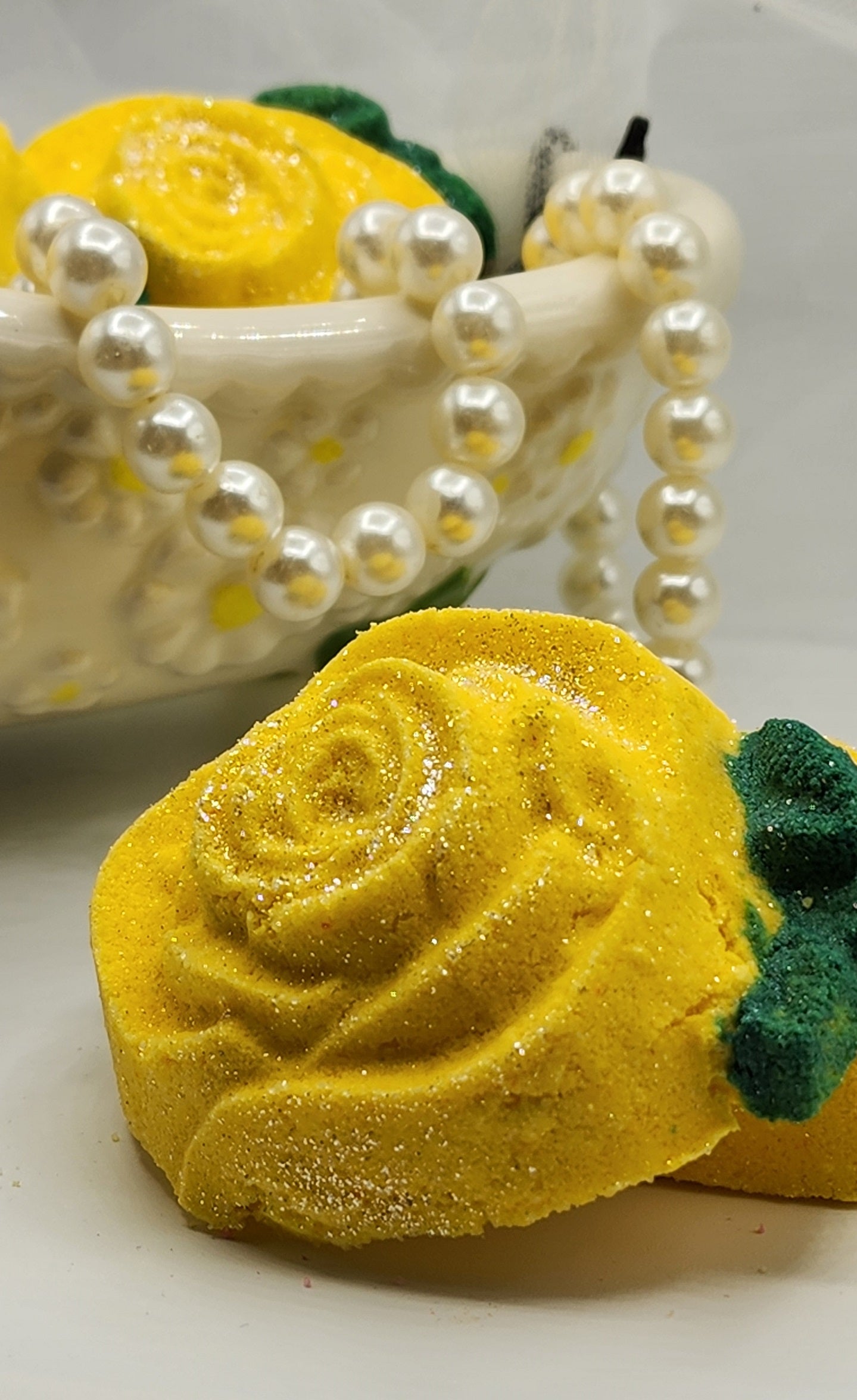 HONEYSUCKLE Bath Bomb / Spa Scented Bath Bomb / BATH BOMBS / ROSE SHAPED Mother's Day