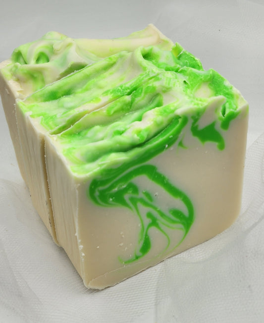 GREEN APPLE ARTISAN SOAP / Bar Soaps / Gift Idea / Handmade Soap / Vegan Friendly Real Soap